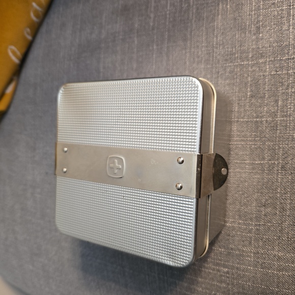 Wenger Swiss Made SWISS ARMY WATCH featuring BUDWEISER, Men's - Picture 6 of 13